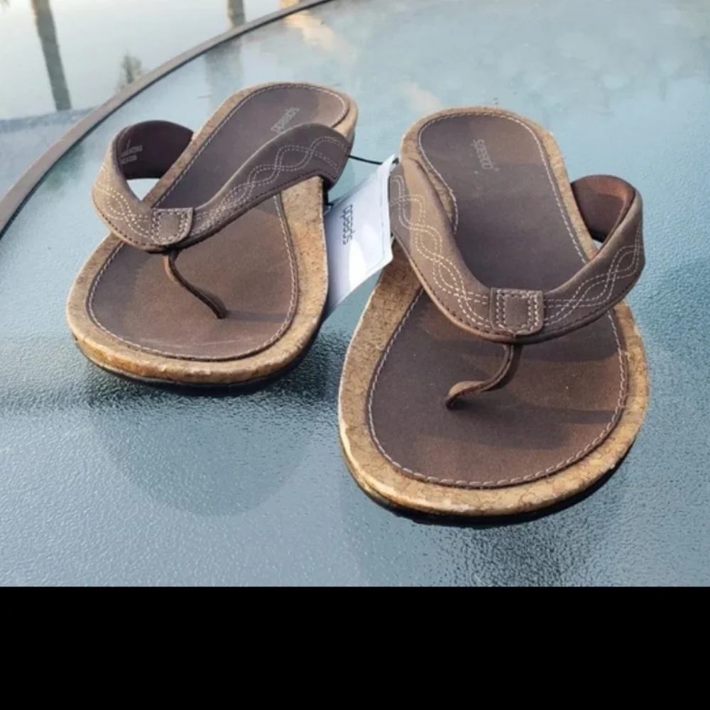 Speedo NWT sz 9 Brown Thong Flip Flops Women's Casual Flat Cork Insole